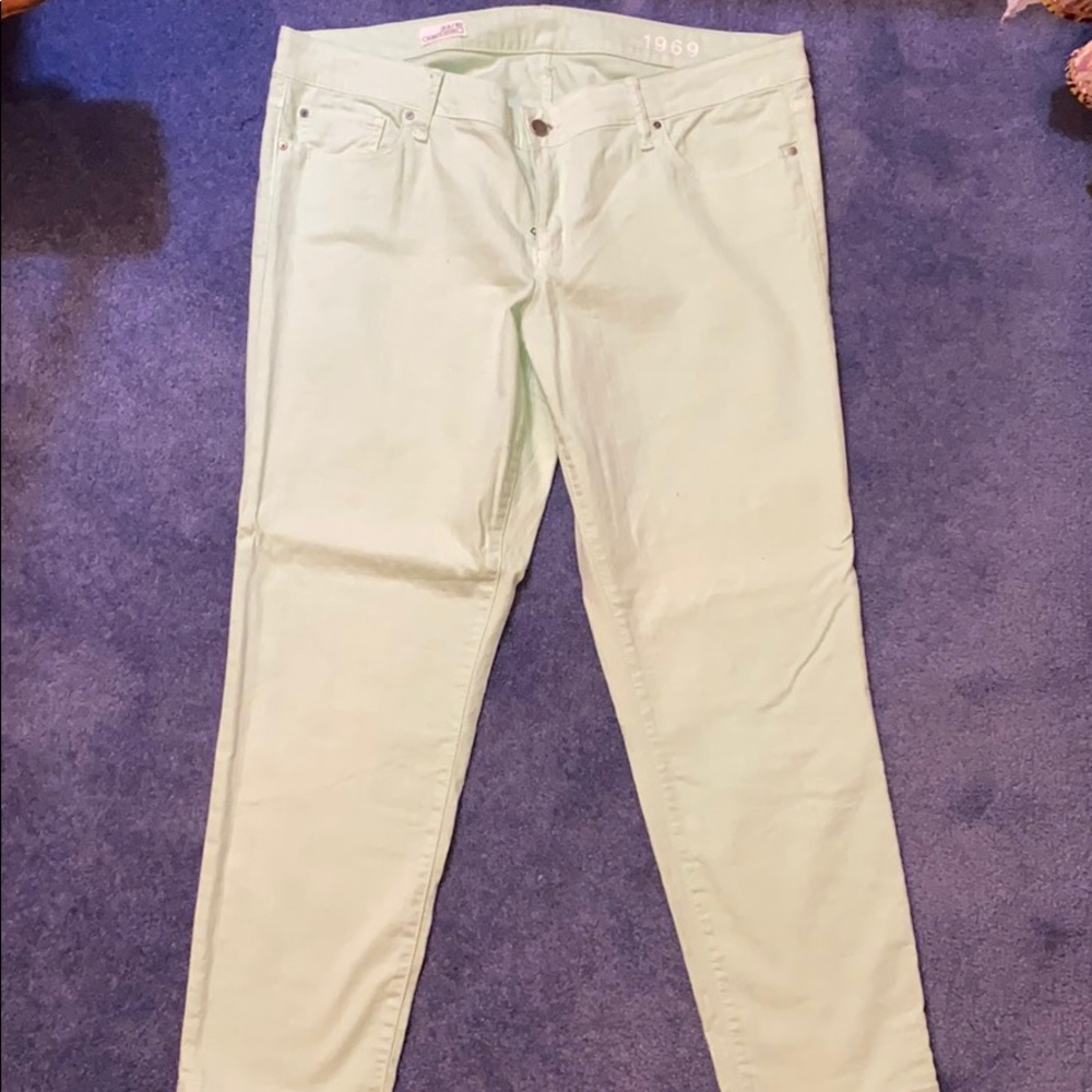 Mint! Size 16 Gap Always Skinny crop jean!